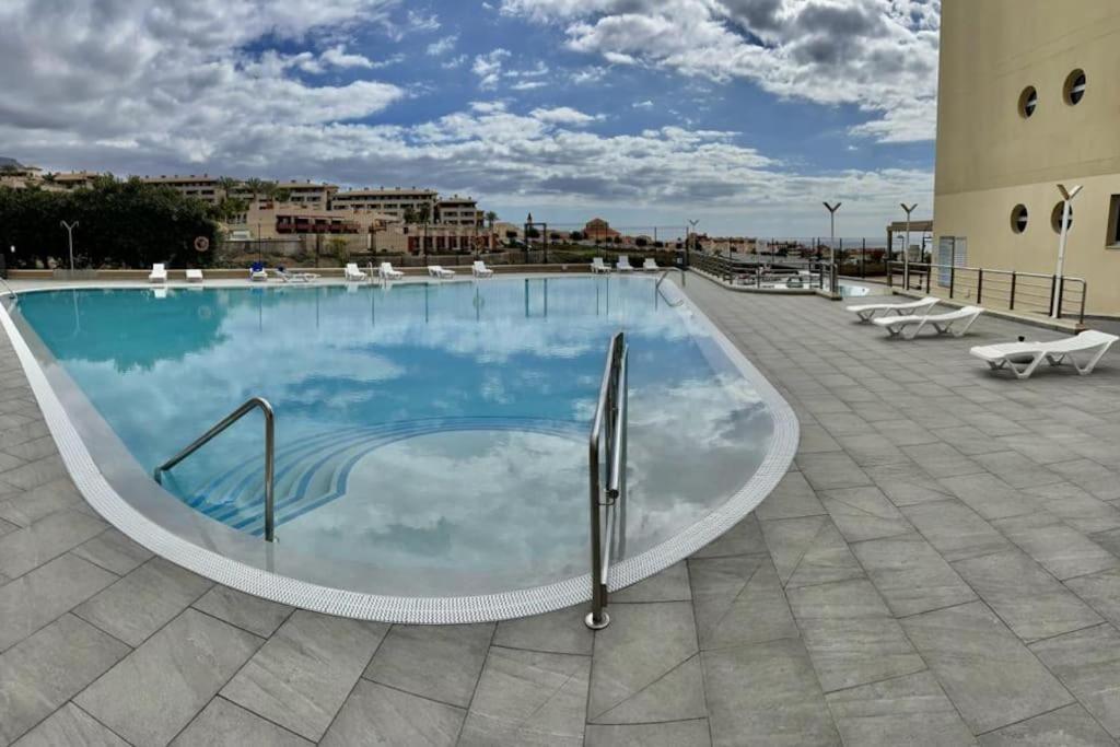 Sun Paradise Beach, Wifi, Sea Views, And Pool *